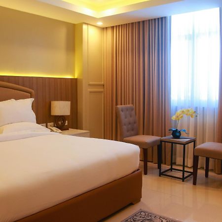 Iloilo Gateway Hotel And Suites Pavia Екстер'єр фото