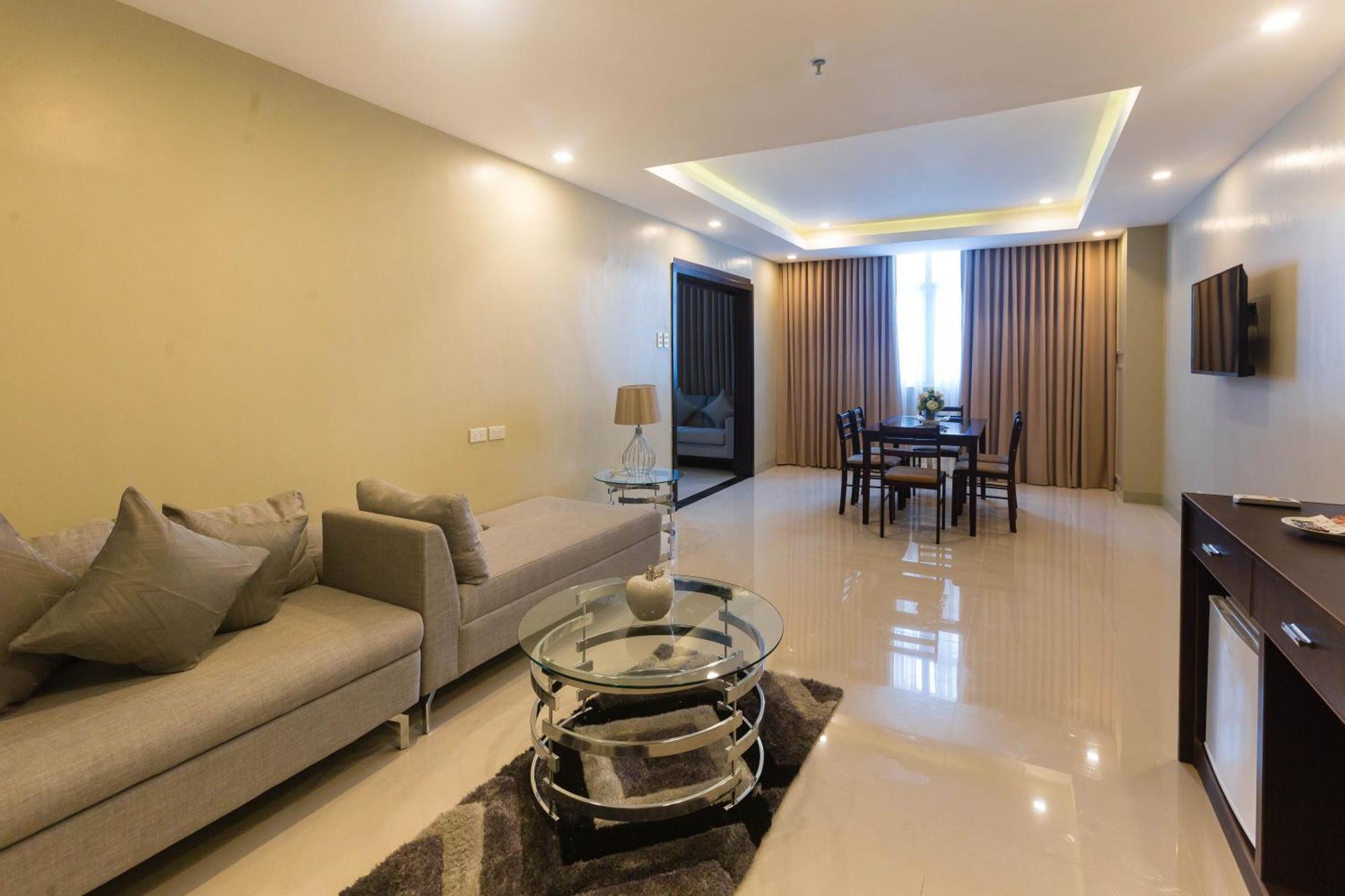 Iloilo Gateway Hotel And Suites Pavia Екстер'єр фото