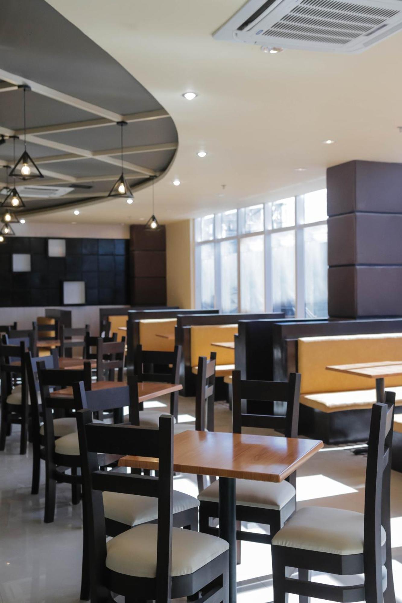 Iloilo Gateway Hotel And Suites Pavia Екстер'єр фото