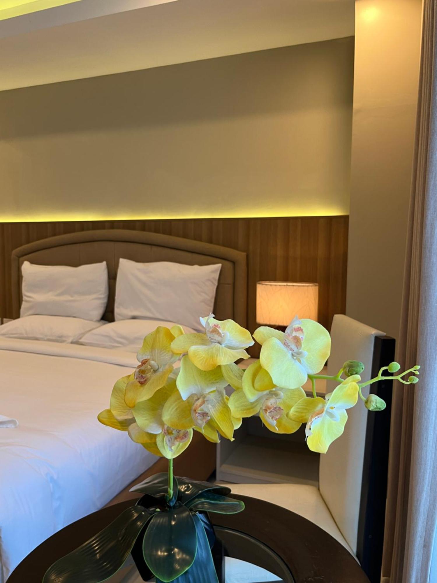 Iloilo Gateway Hotel And Suites Pavia Екстер'єр фото