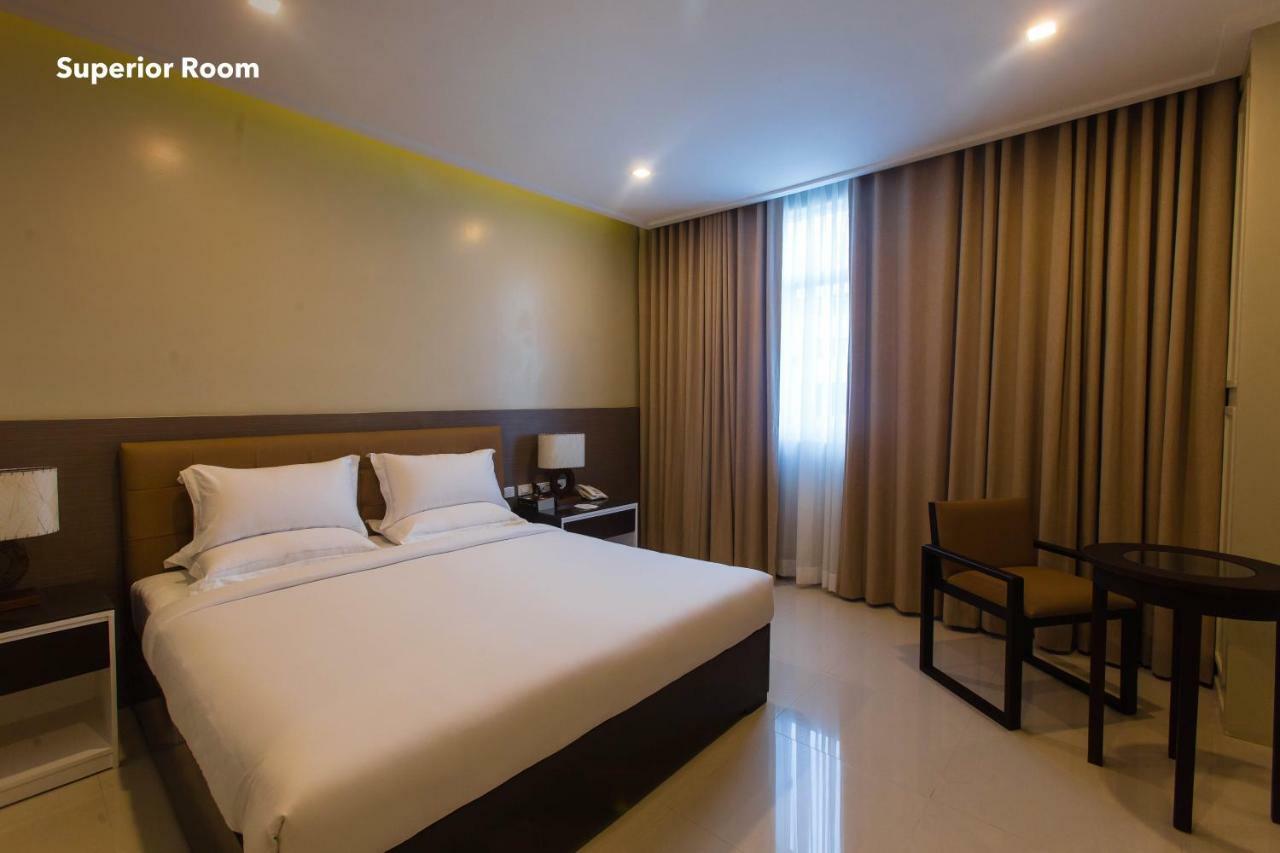 Iloilo Gateway Hotel And Suites Pavia Екстер'єр фото